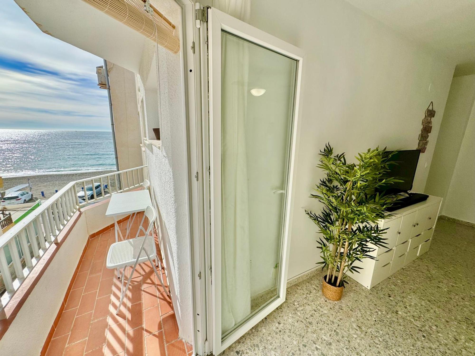 Quiet II Seaview Apartment La Herradura  Esterno foto